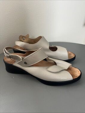 Finn Comfort Women’s Cream Beige Leather Comfort Sandals Size 11